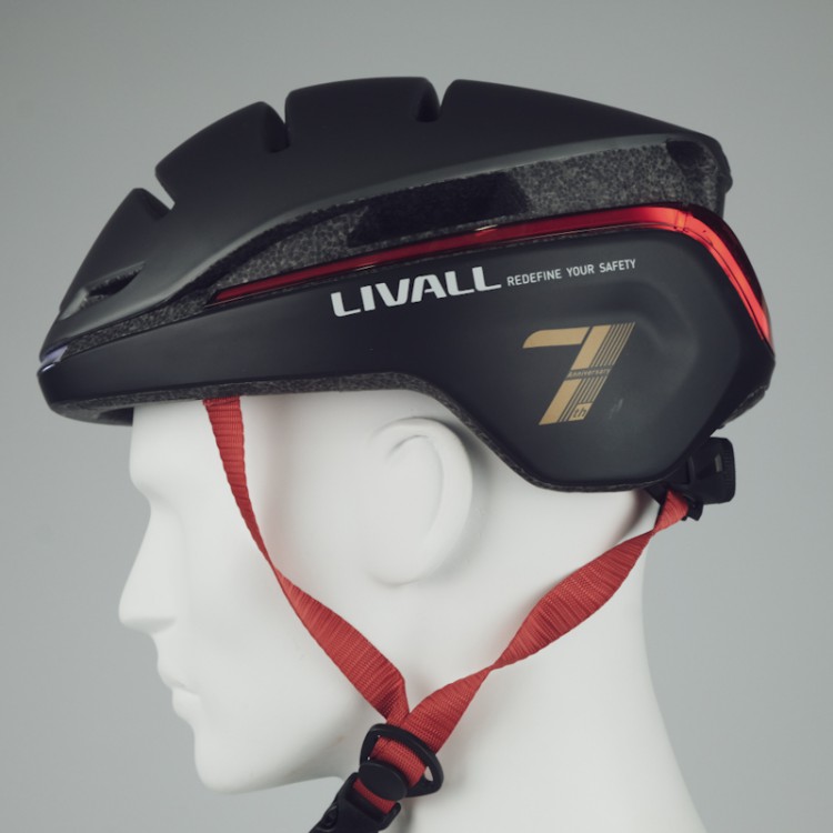 LIVALL casco inteligente 