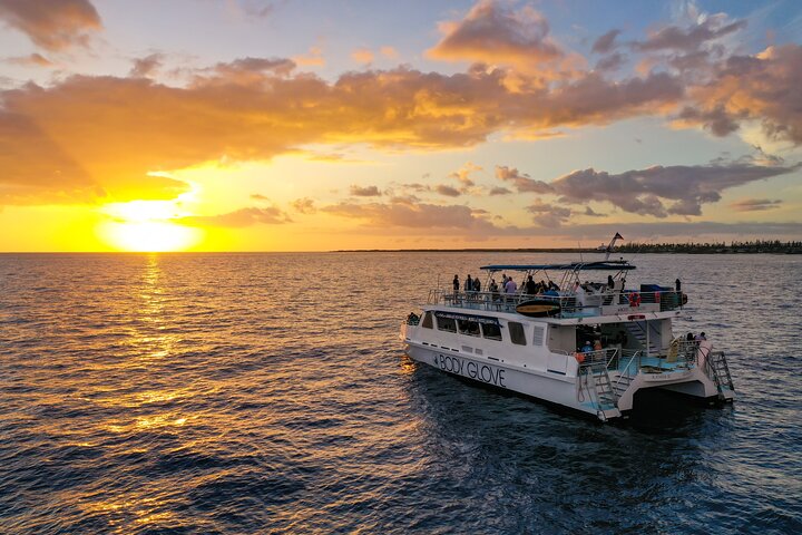 Cosas que hacer en Isla Grande de Hawái: Cena histórica en el crucero por la bahía de Kealakekua