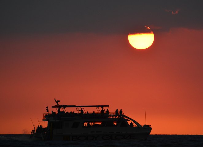 Cosas que hacer en Isla Grande de Hawái: Cena histórica en el crucero por la bahía de Kealakekua